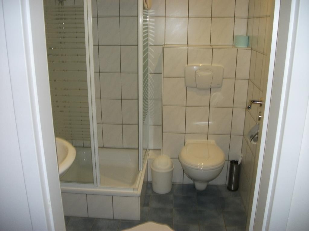 Отель Deutsches Haus Шпринге Номер фото
